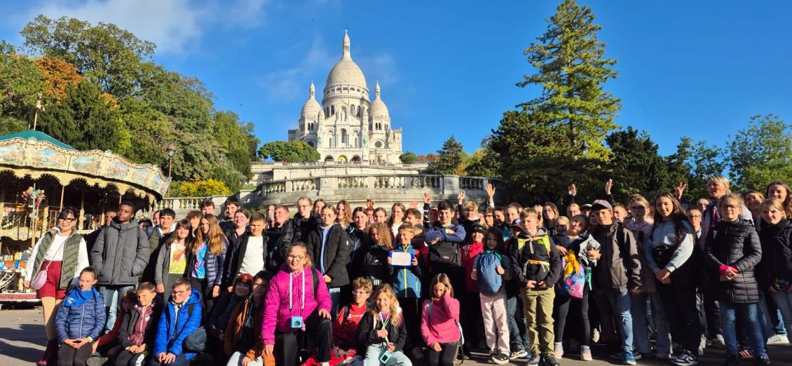 Paris - 21 octobre 2025 - sortie servants de messe